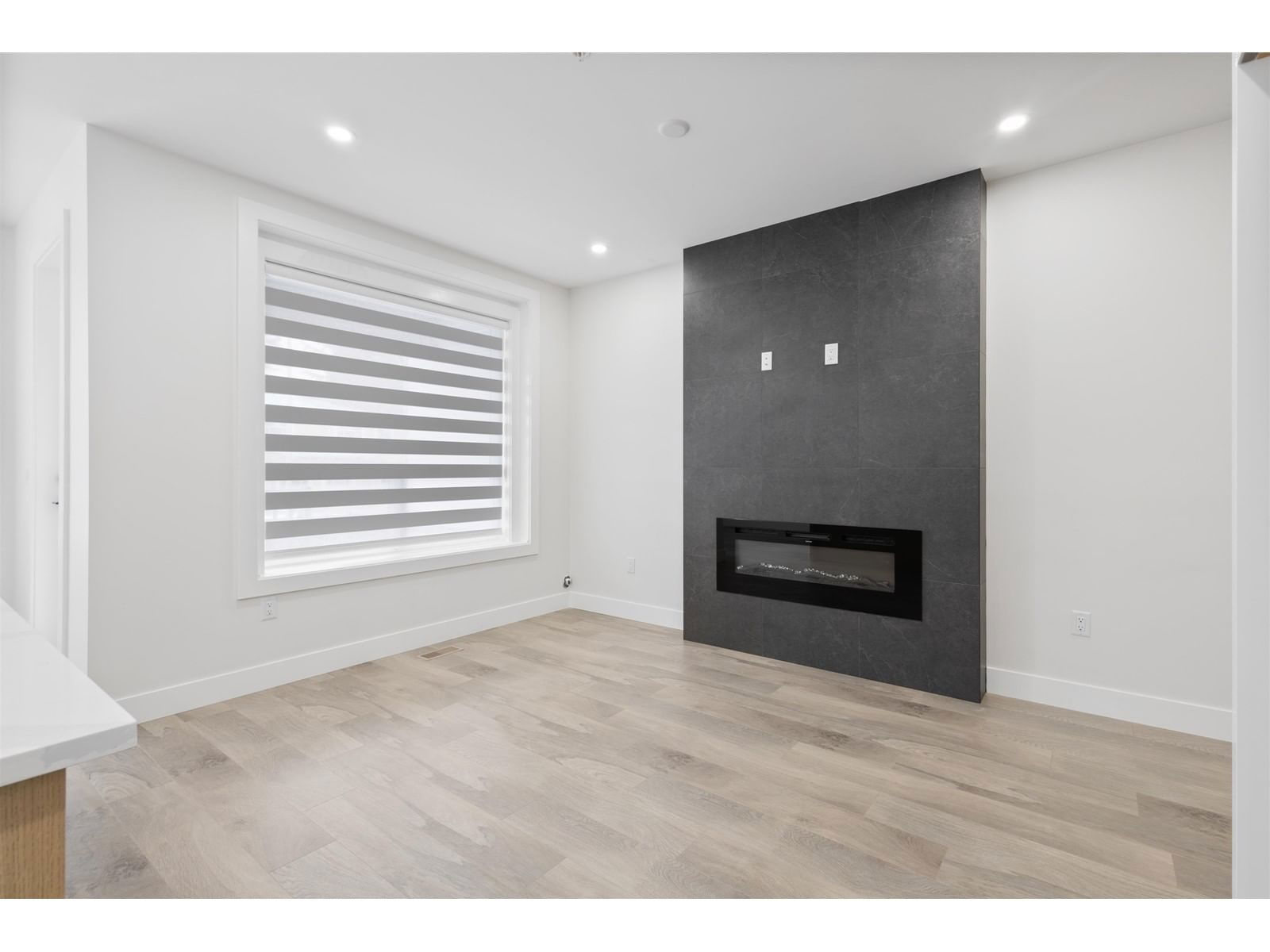 32545 HIGGINBOTTOM Image 14