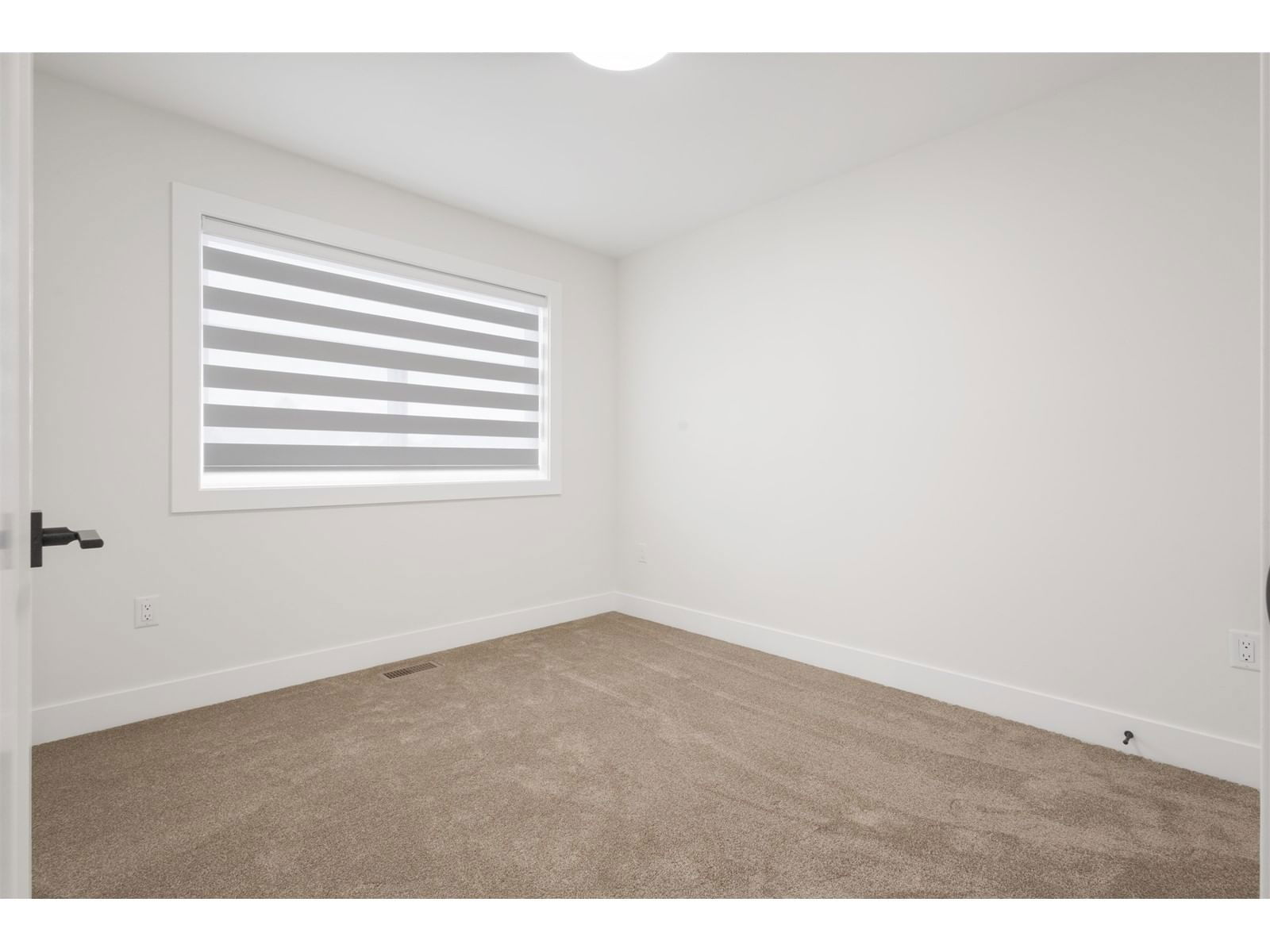 32545 HIGGINBOTTOM Image 17
