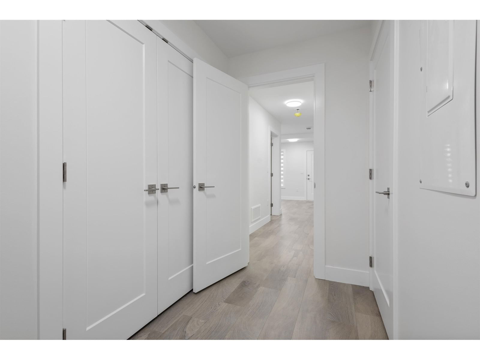 32545 HIGGINBOTTOM Image 33