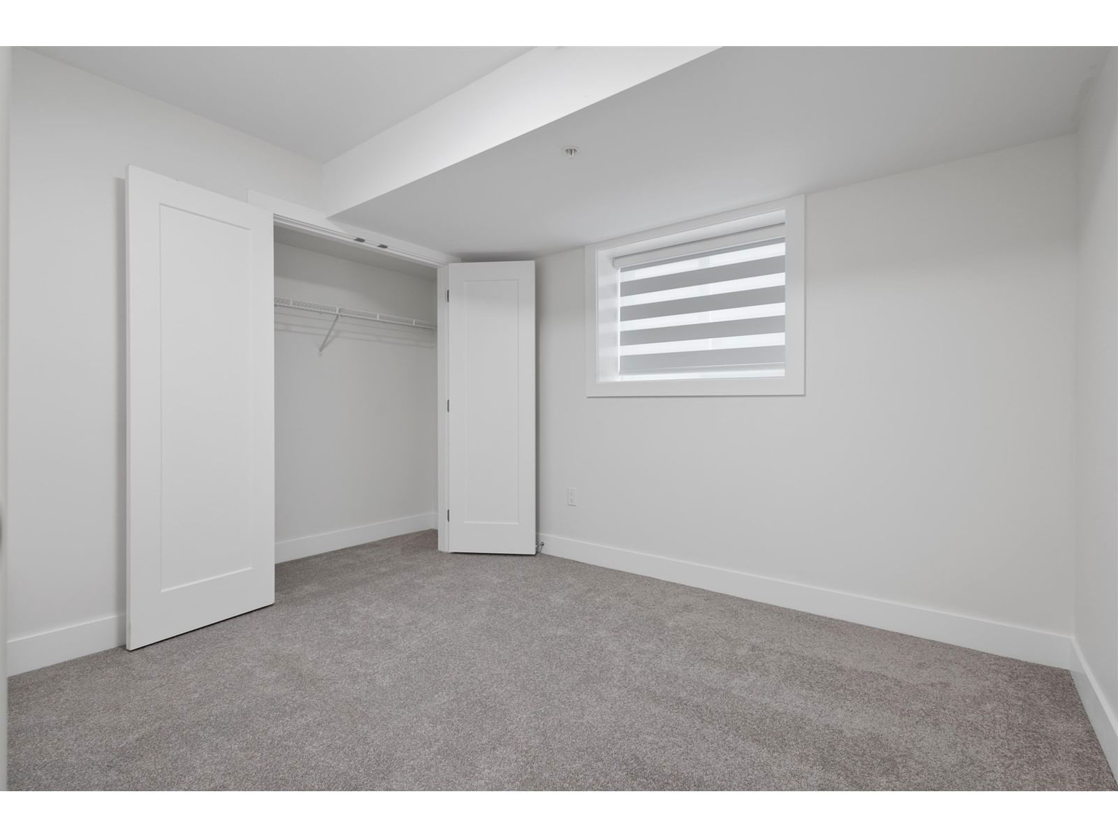 32545 HIGGINBOTTOM Image 35