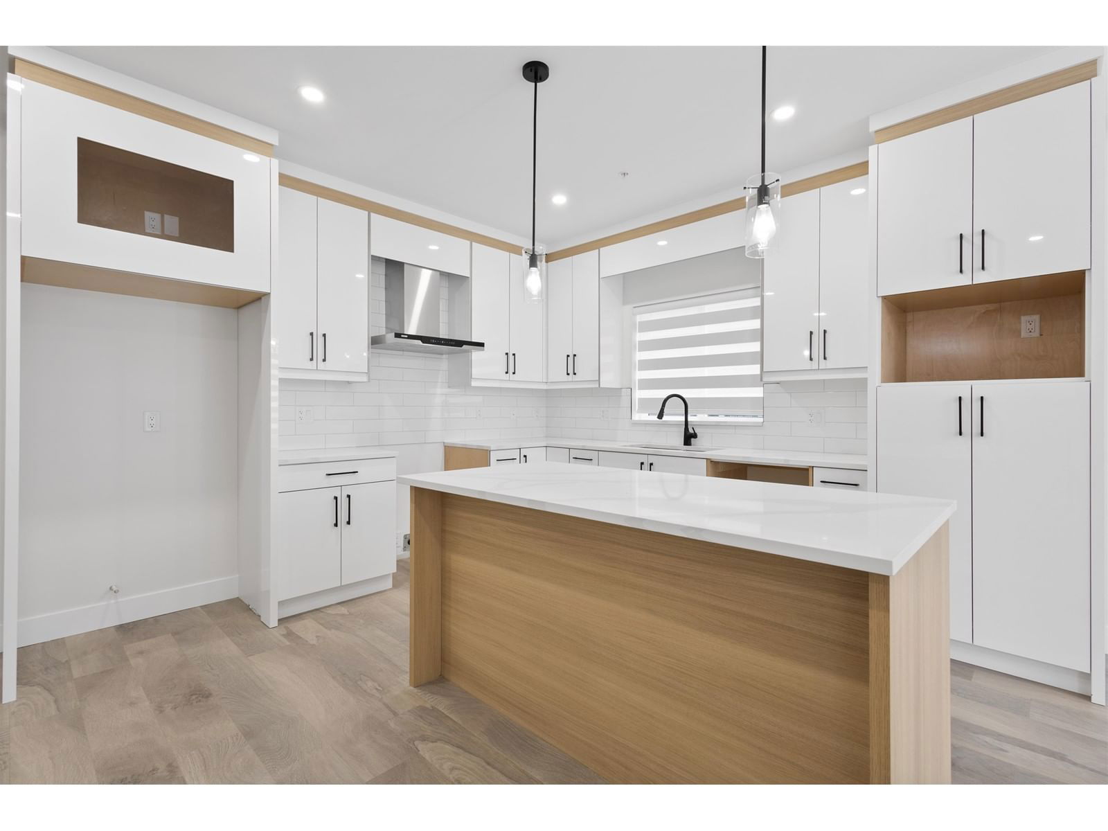 32545 HIGGINBOTTOM Image 8