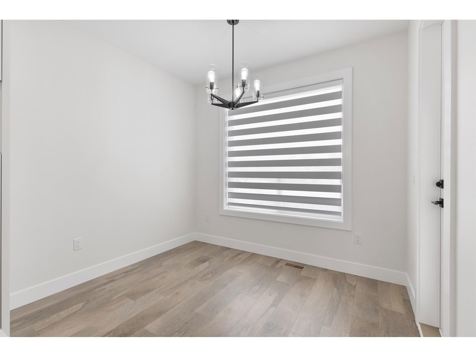 32545 HIGGINBOTTOM Image 9