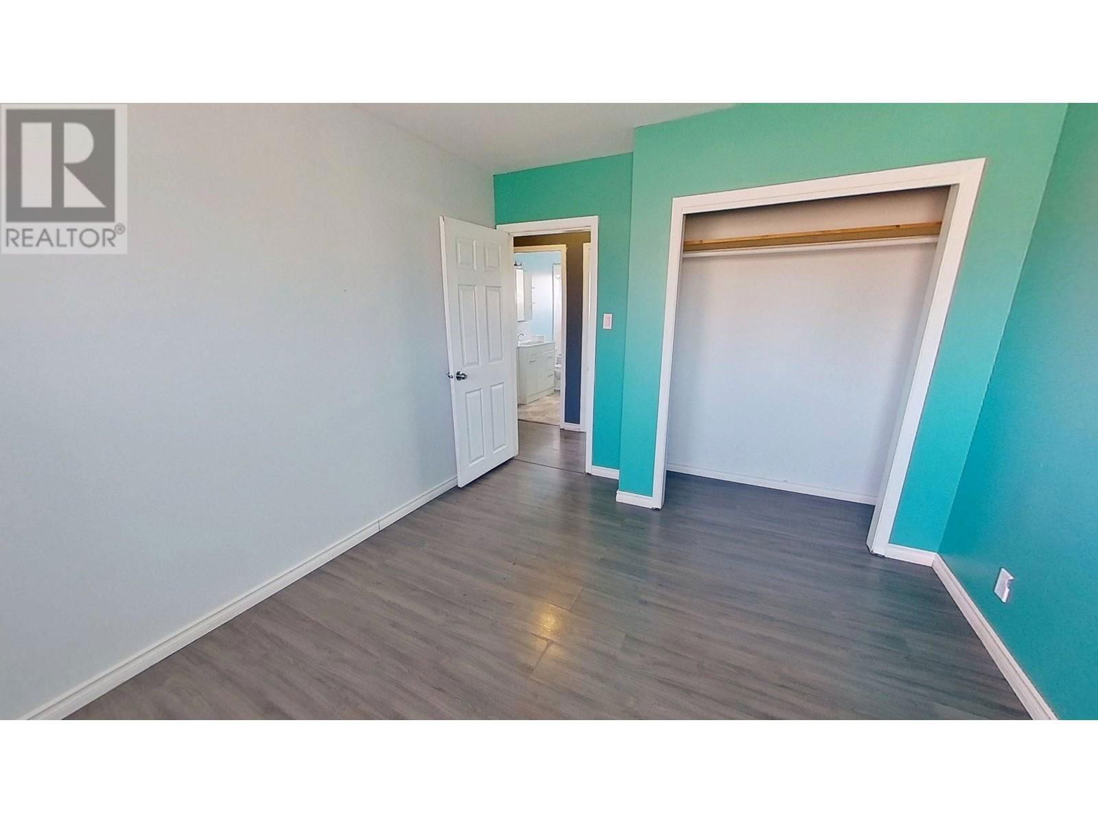 10315 105 AVENUE Image 21