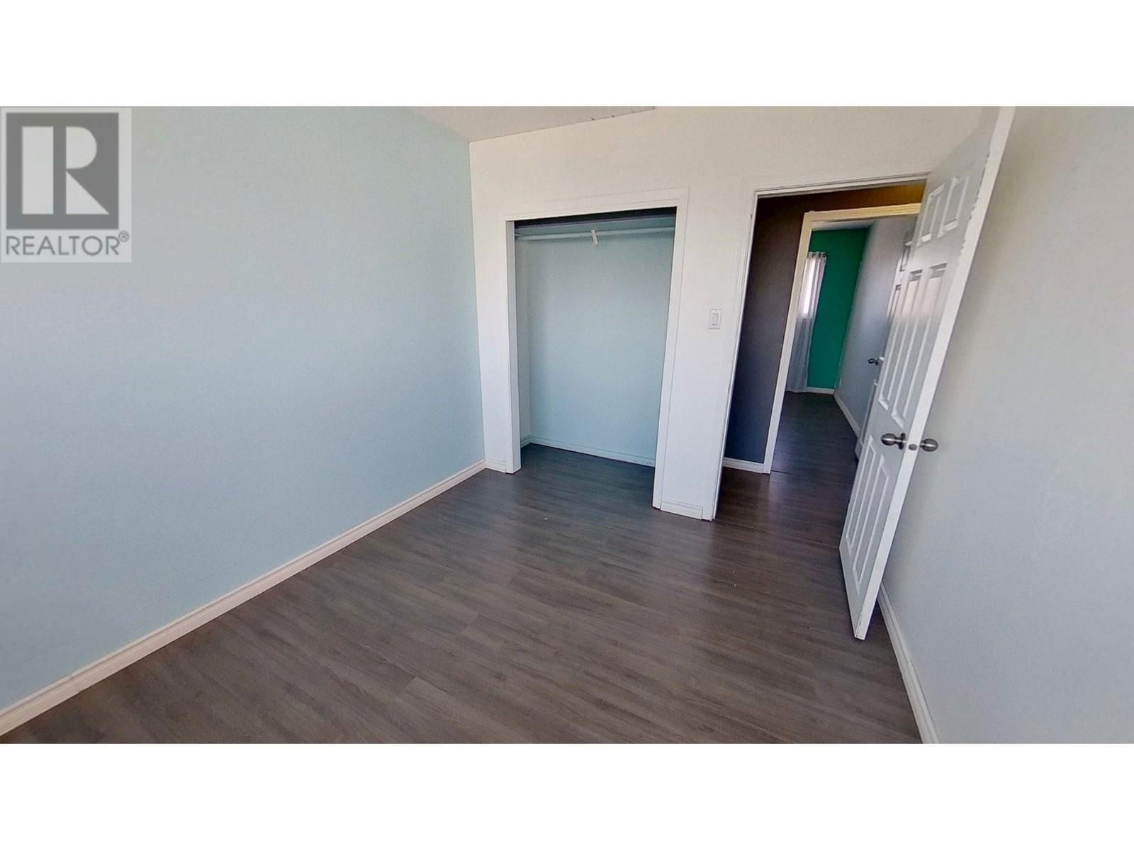 10315 105 AVENUE Image 23