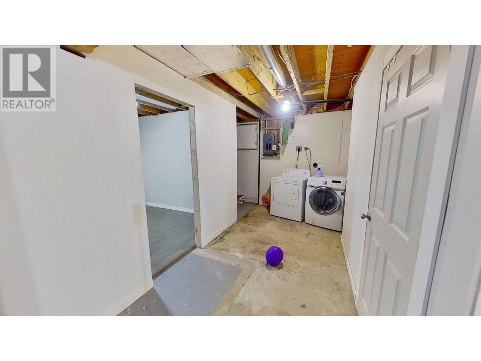 10315 105 AVENUE Image 28