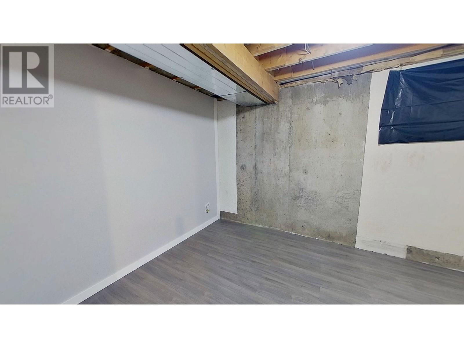 10315 105 AVENUE Image 29