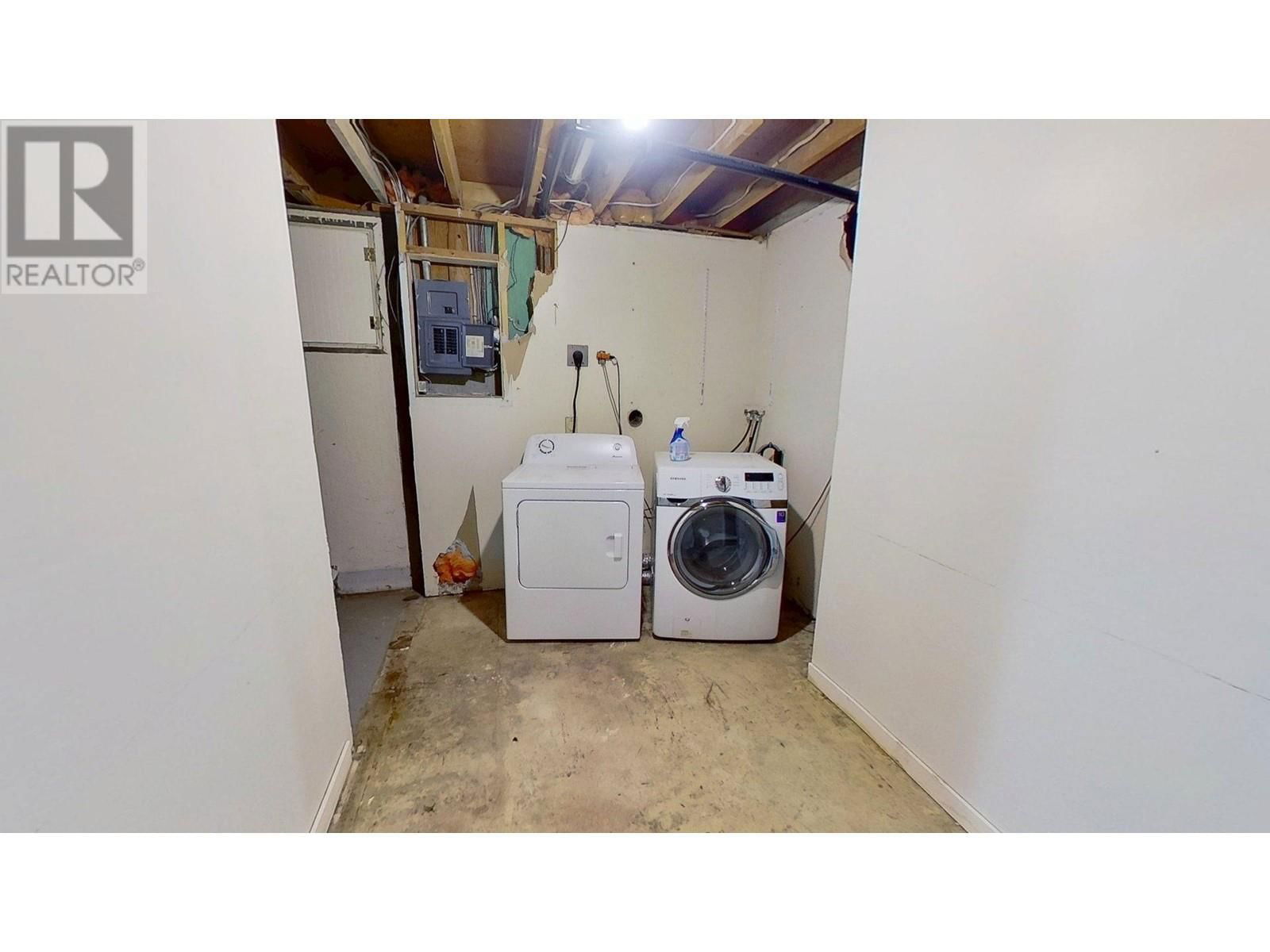 10315 105 AVENUE Image 31