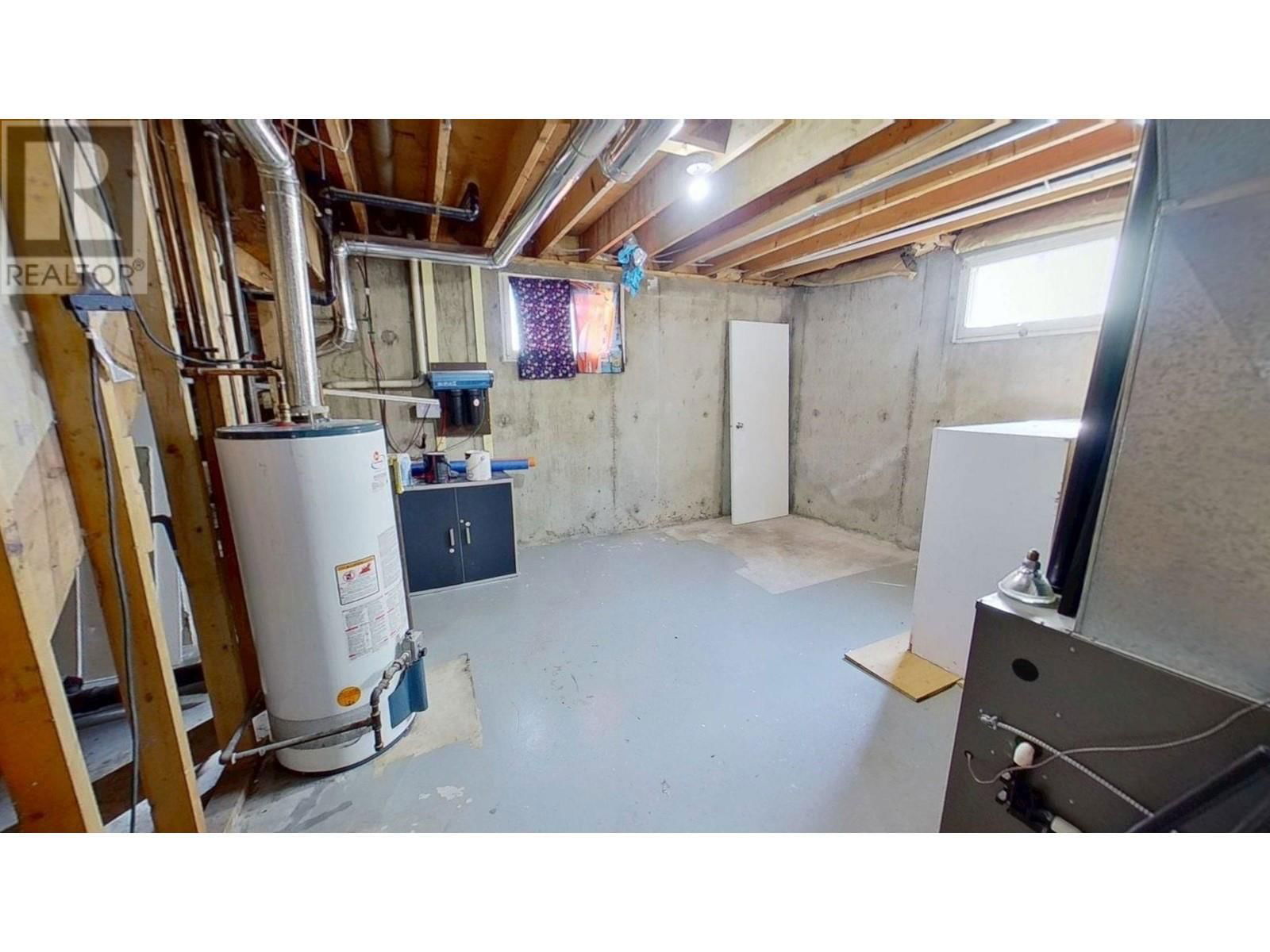 10315 105 AVENUE Image 35