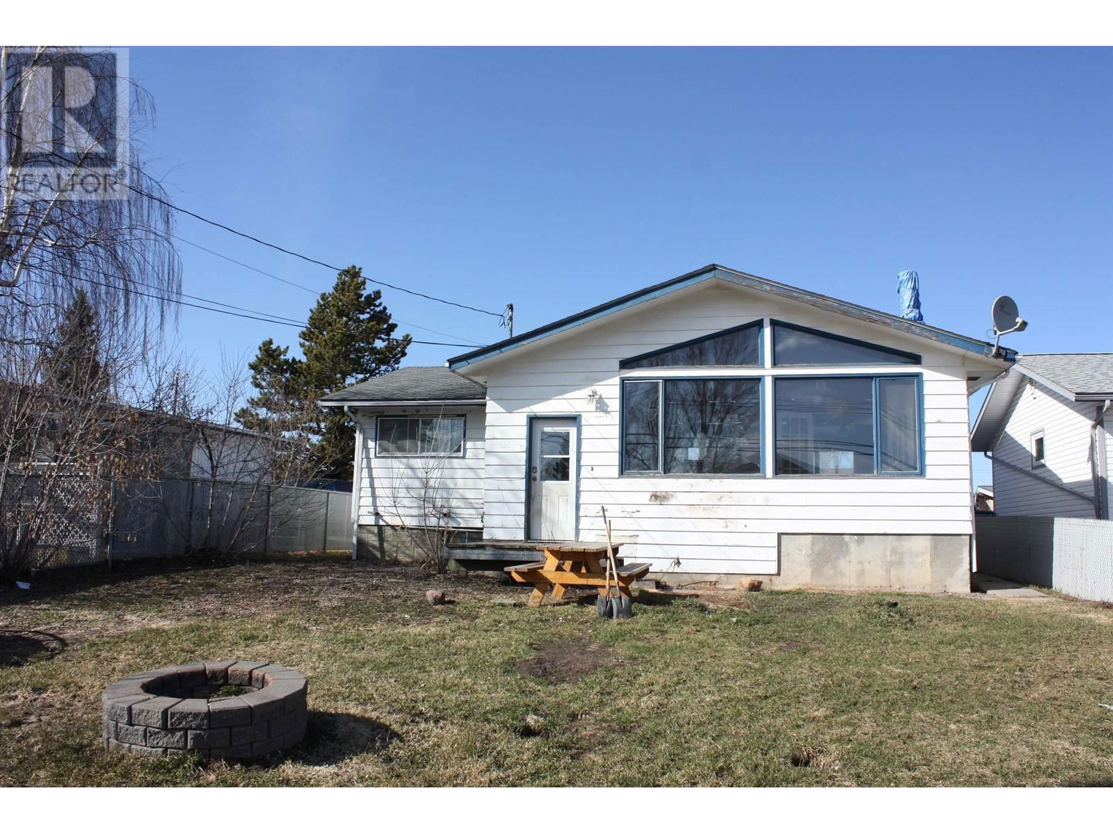 10315 105 AVENUE Image 37