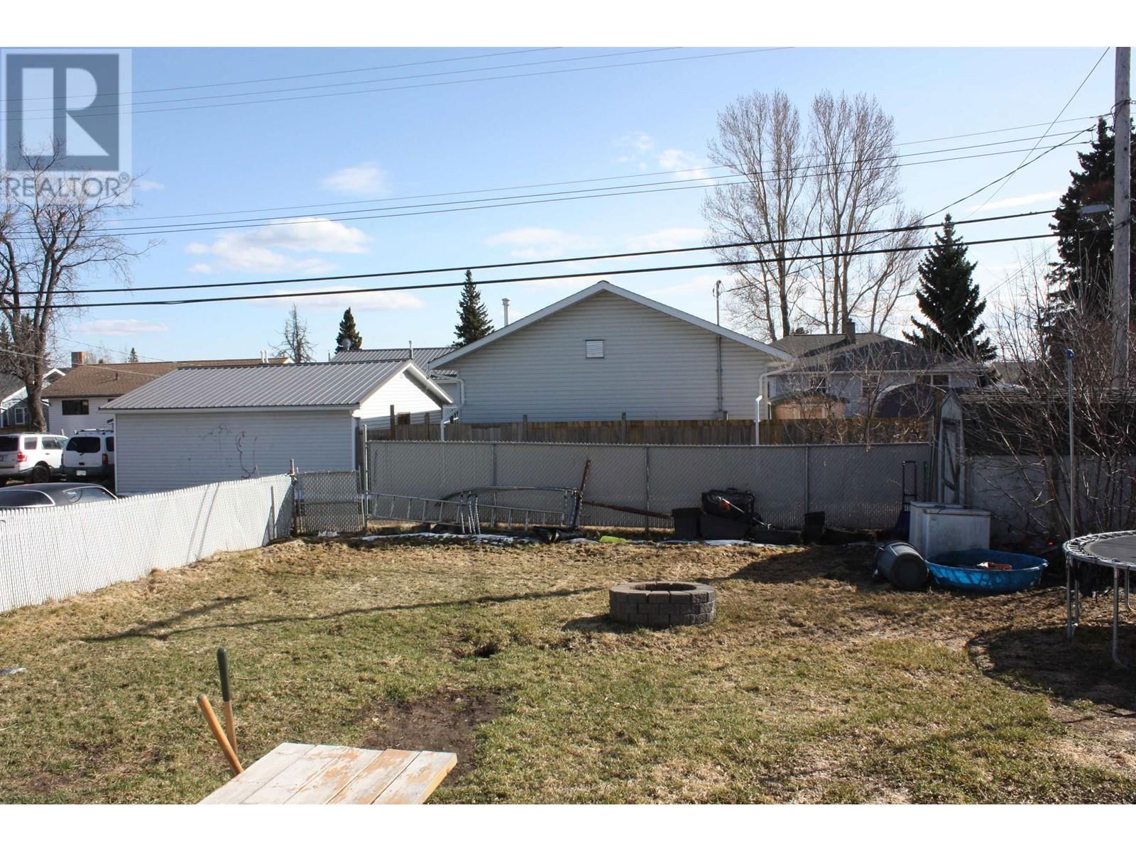 10315 105 AVENUE Image 39