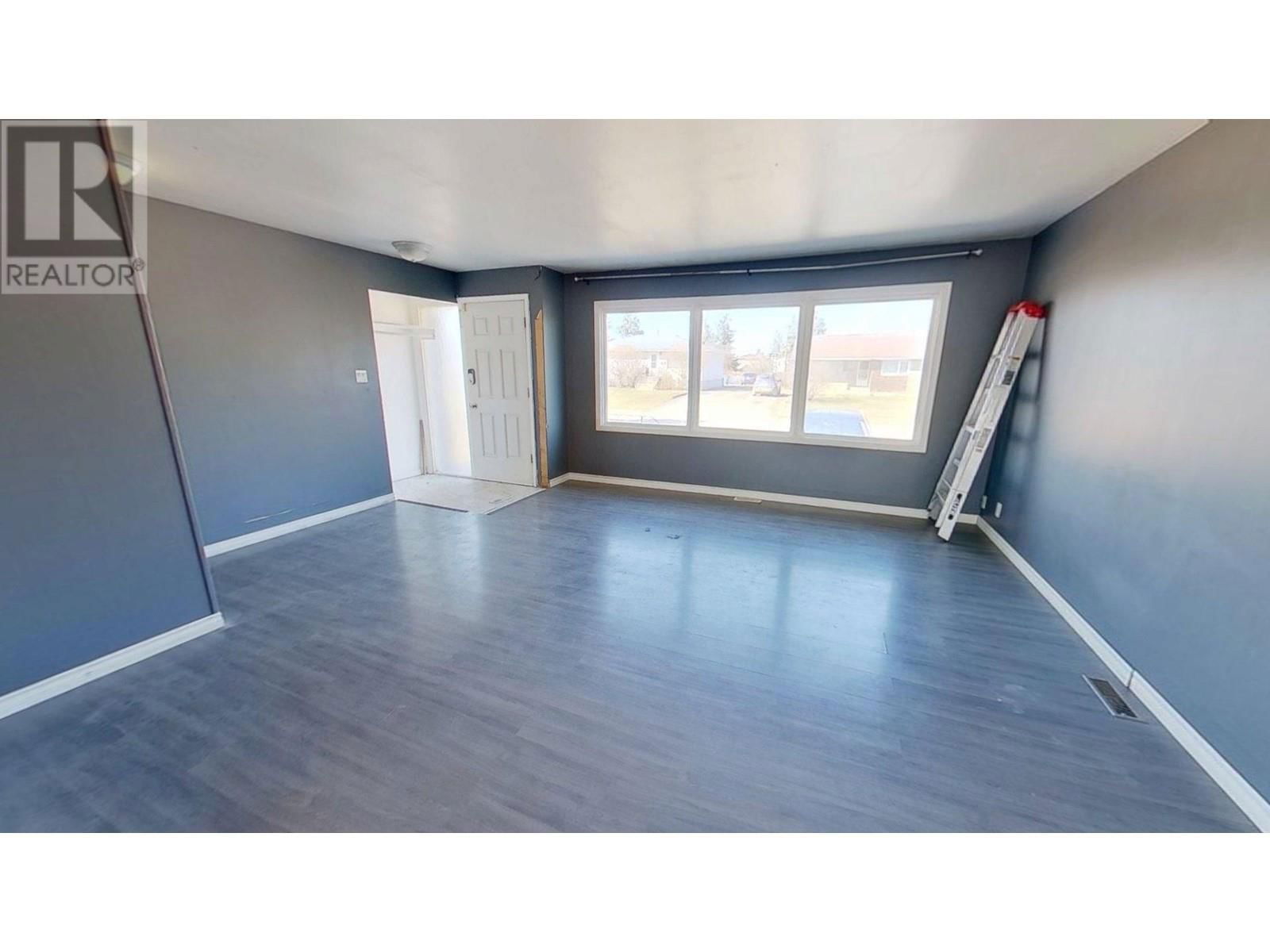 10315 105 AVENUE Image 6