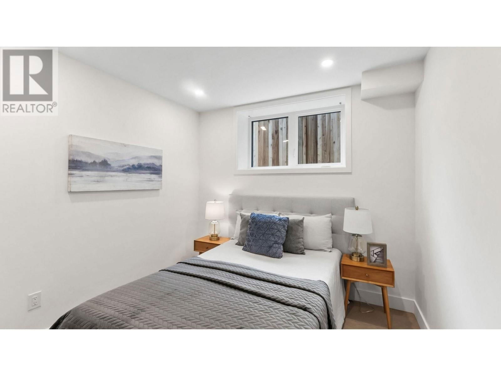 525 11TH AVENUE Image 12