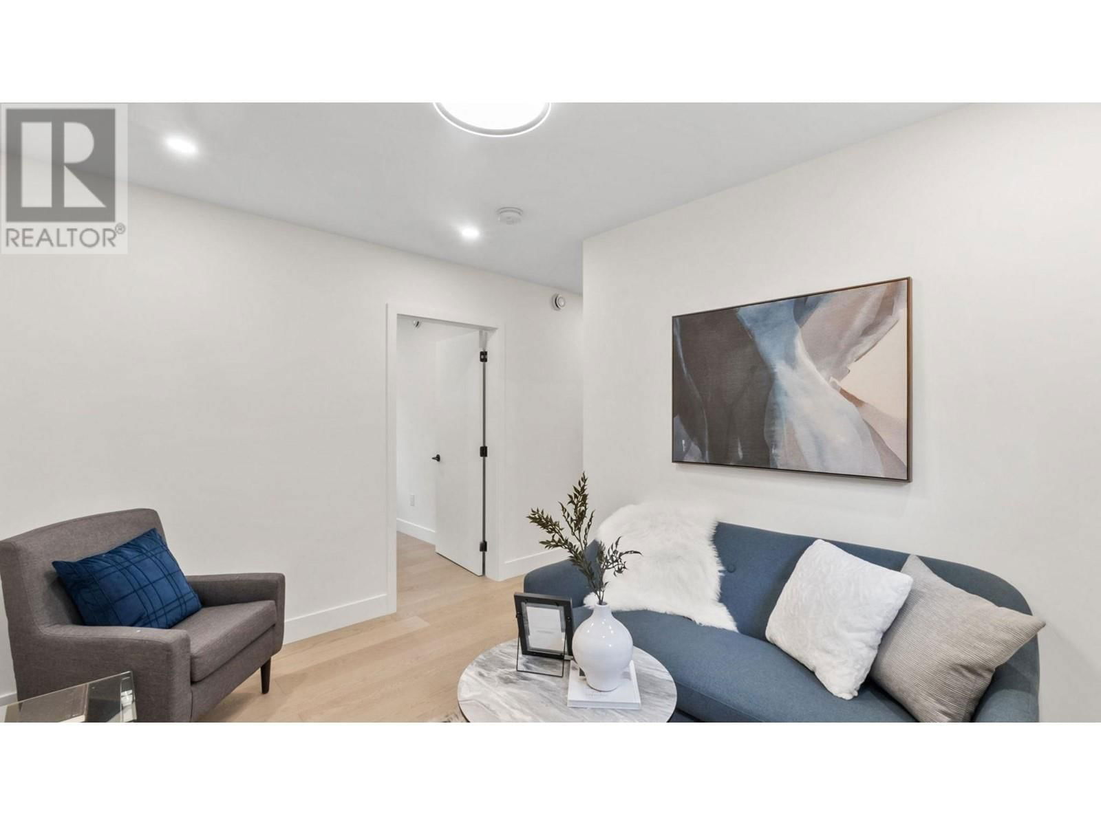 525 11TH AVENUE Image 16