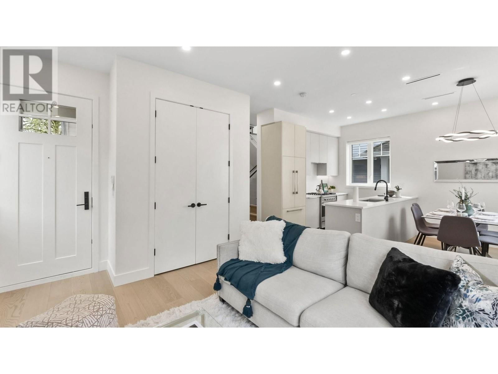 525 11TH AVENUE Image 3