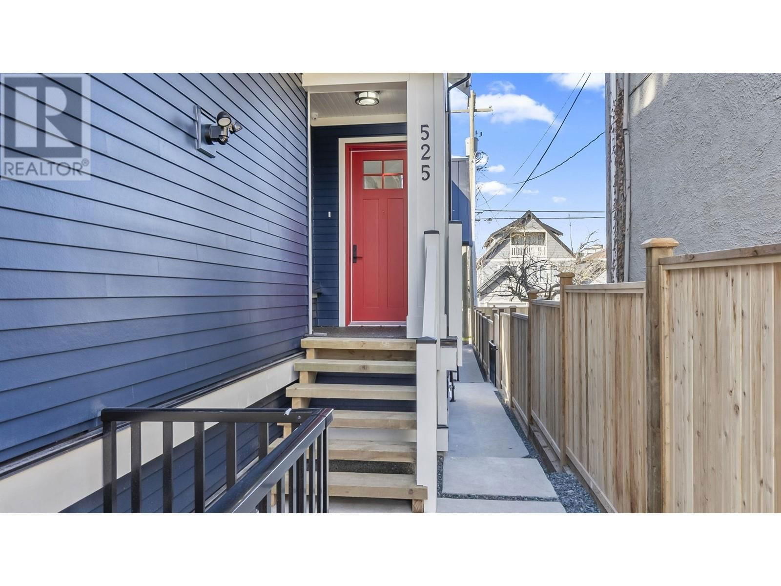 525 11TH AVENUE Image 33