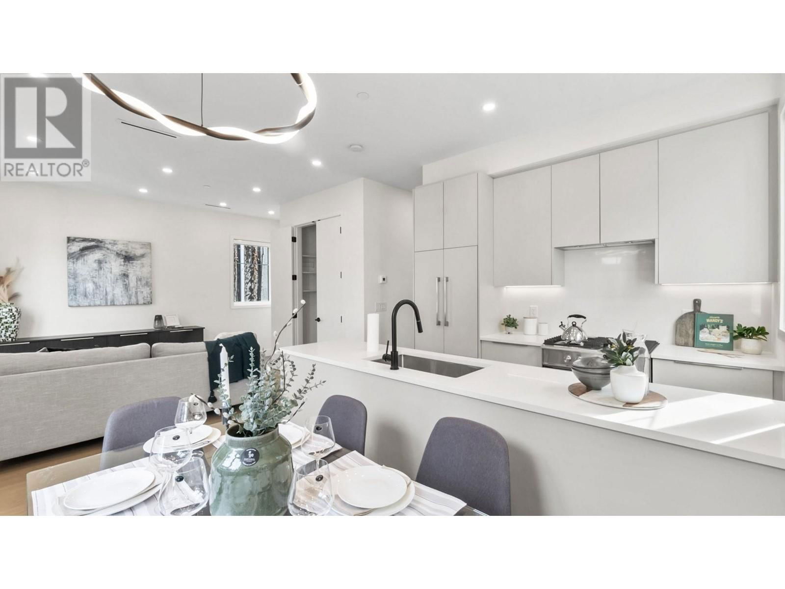 525 11TH AVENUE Image 6