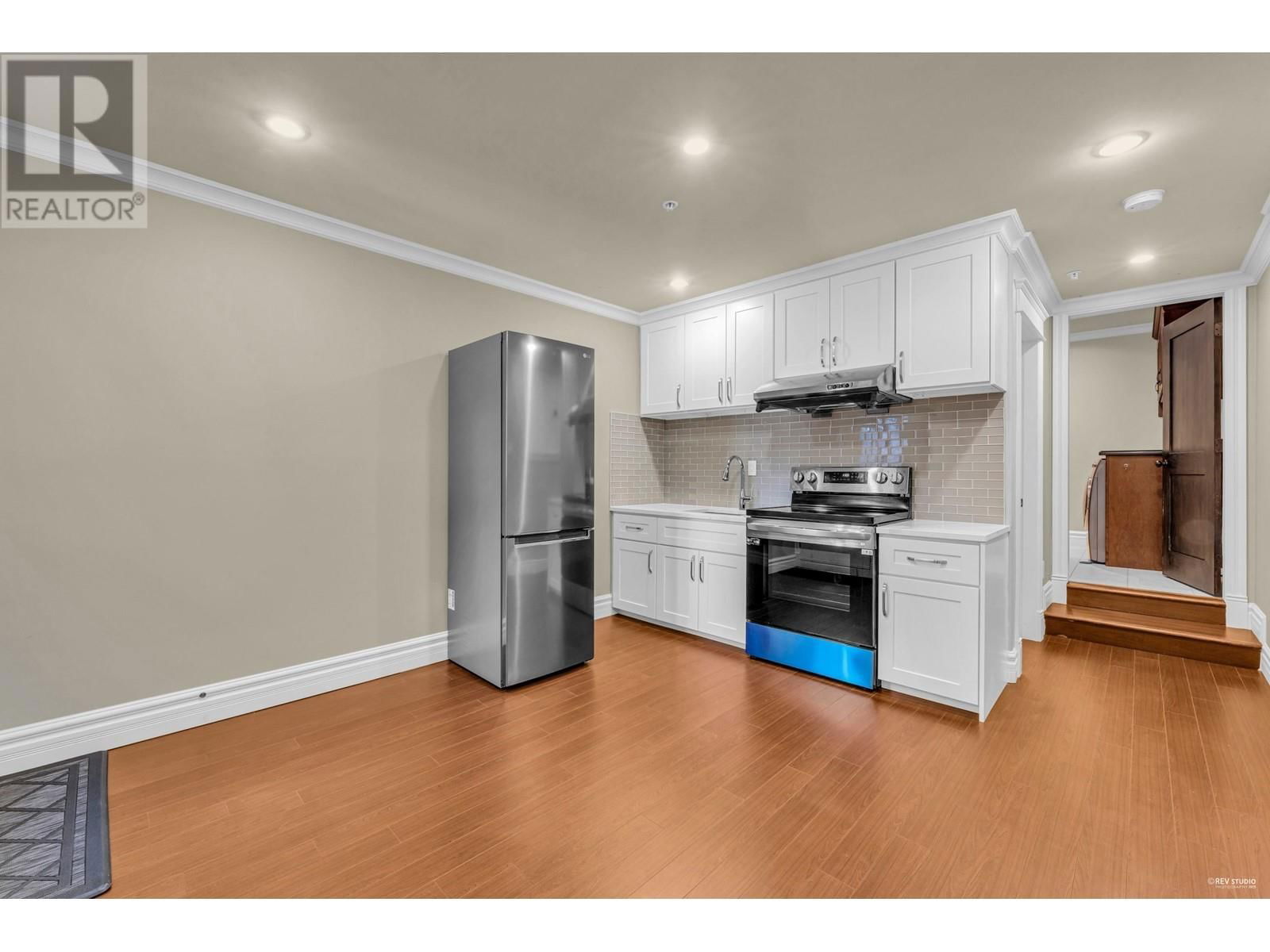 4541 W 5TH AVENUE Image 31