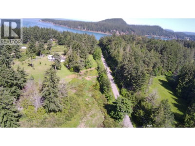 556 BLUFF Road | Galiano Island British Columbia | Slide Image Twelve