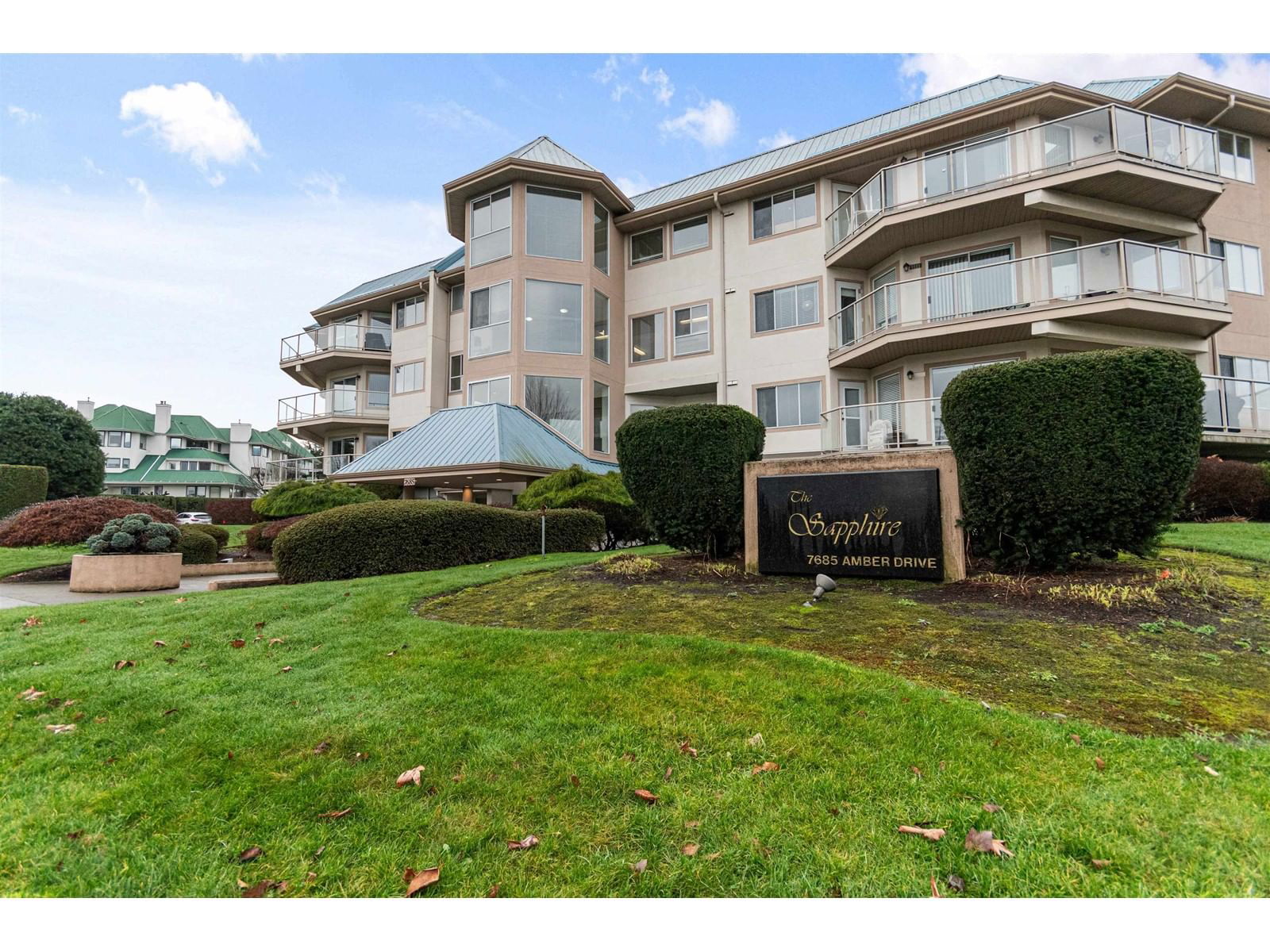 313 - 7685 AMBER DRIVE Image 1