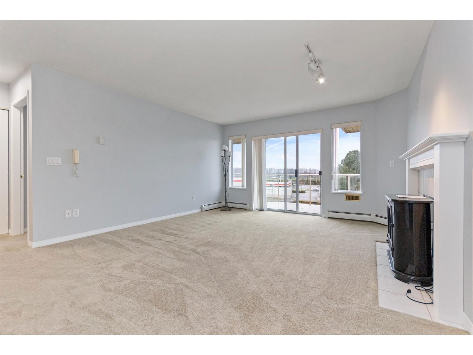 313 - 7685 AMBER DRIVE Image 13