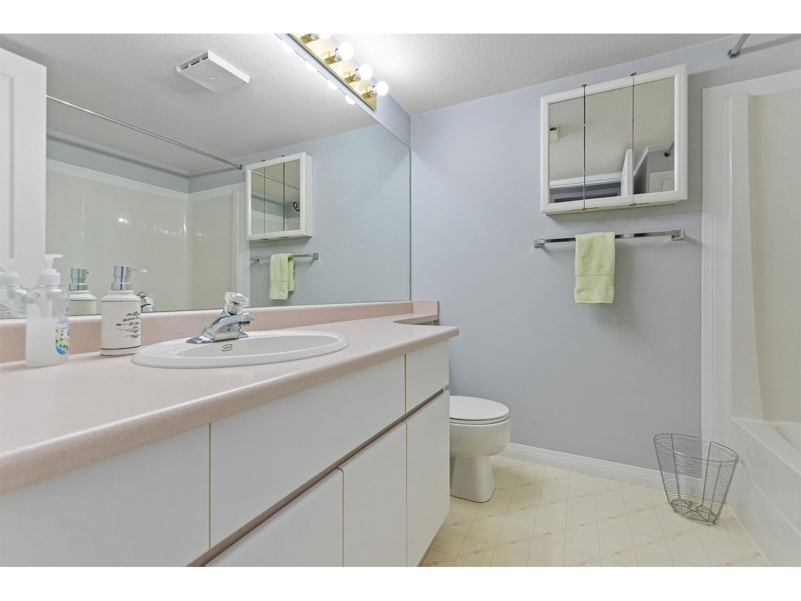 313 - 7685 AMBER DRIVE Image 25