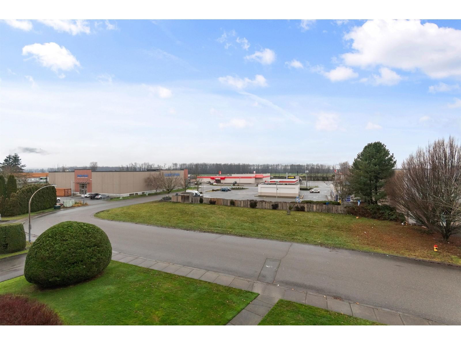 313 - 7685 AMBER DRIVE Image 29