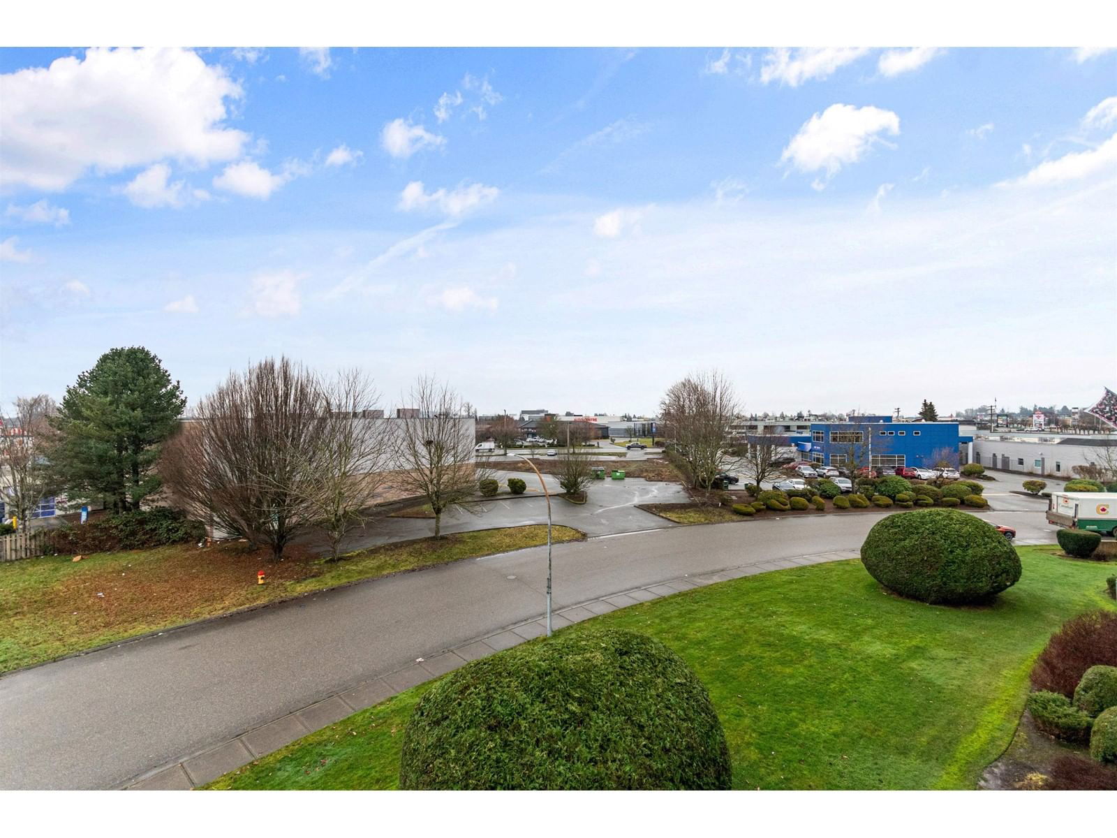 313 - 7685 AMBER DRIVE Image 30