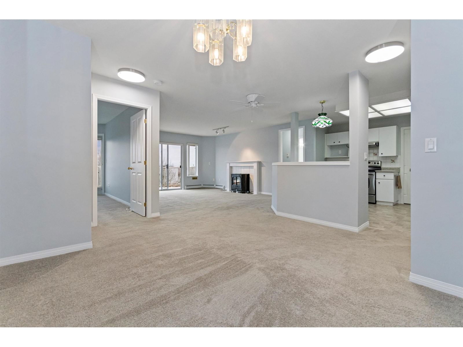 313 - 7685 AMBER DRIVE Image 6