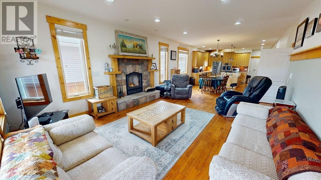 8815 111 AVENUE Image 10