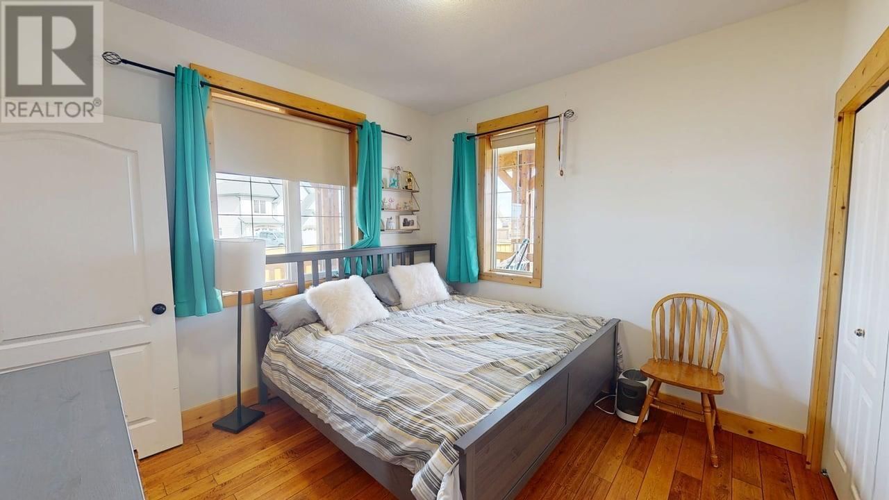 8815 111 AVENUE Image 16
