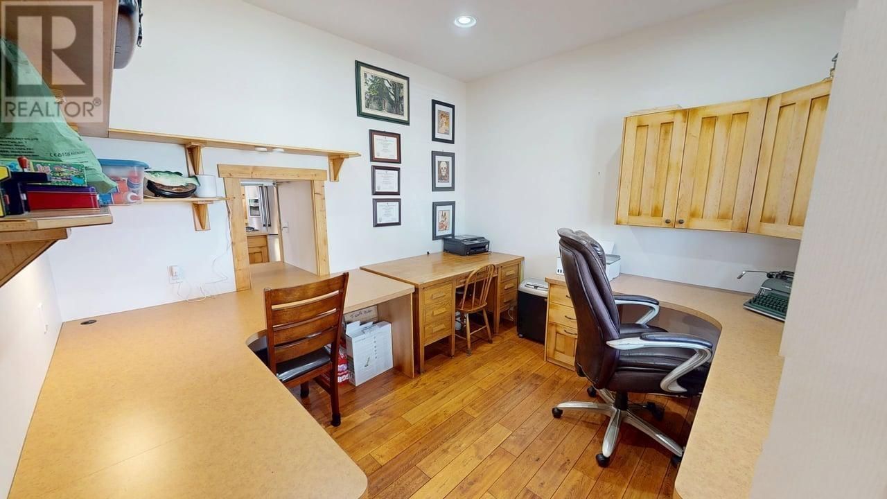 8815 111 AVENUE Image 17