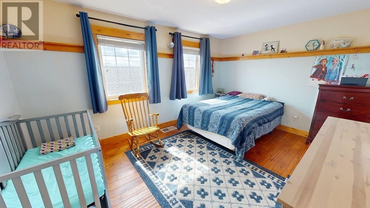 8815 111 AVENUE Image 24