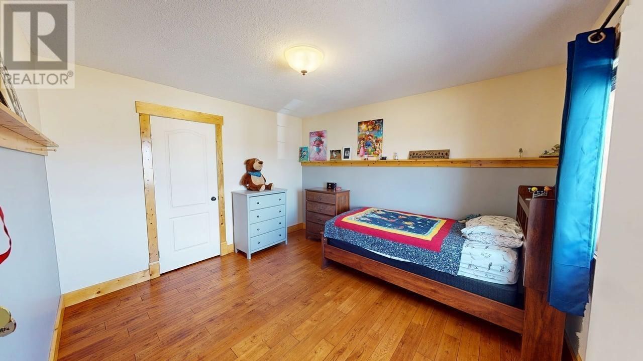 8815 111 AVENUE Image 27