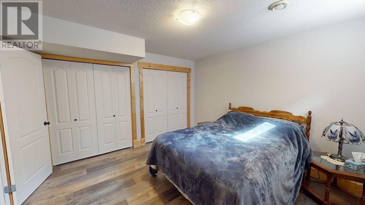 8815 111 AVENUE Image 35