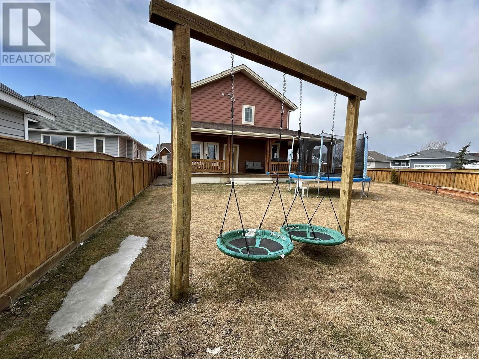 8815 111 AVENUE Image 38