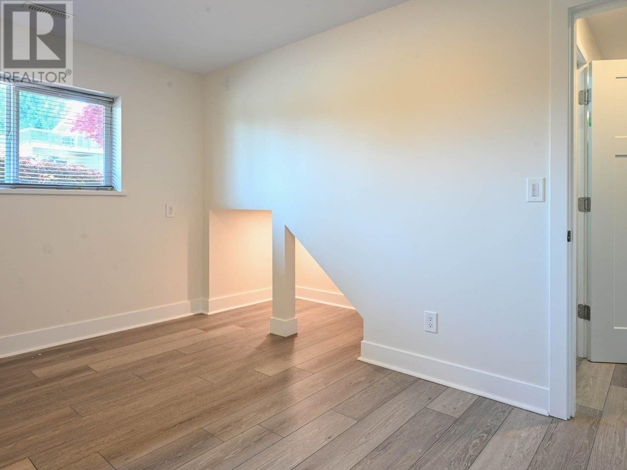 5379 RAWLINS CRESCENT Image 18