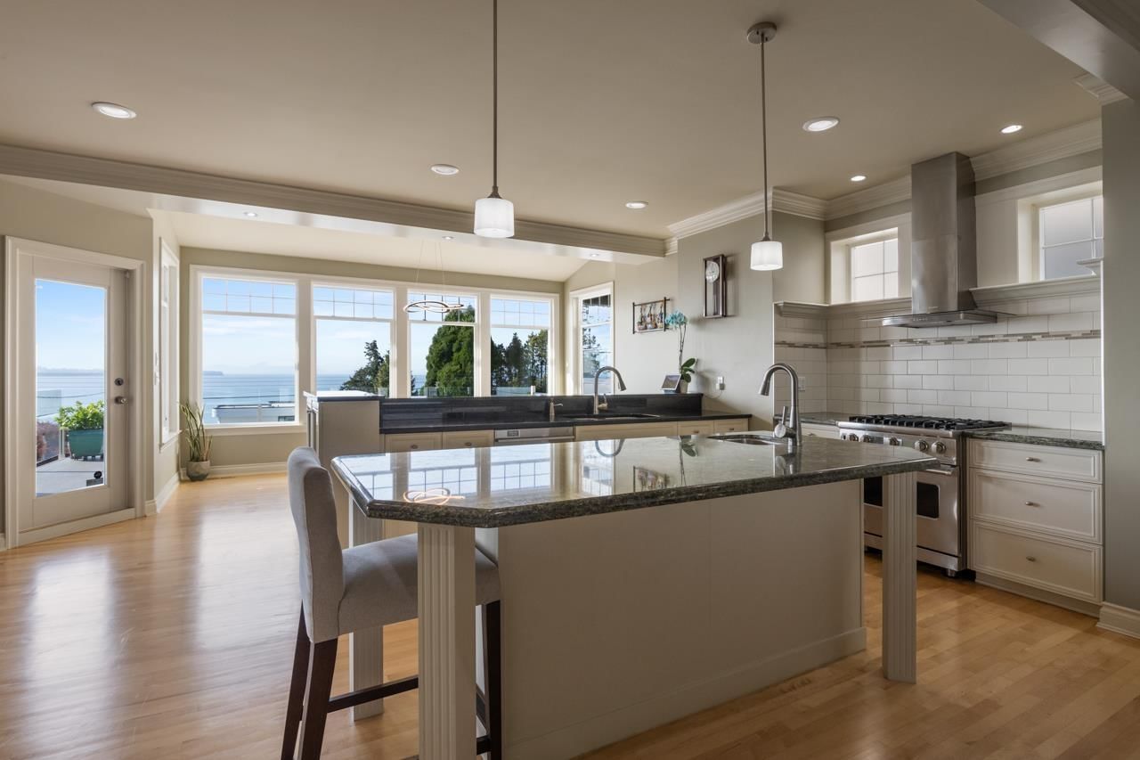 14213 MARINE Image 4