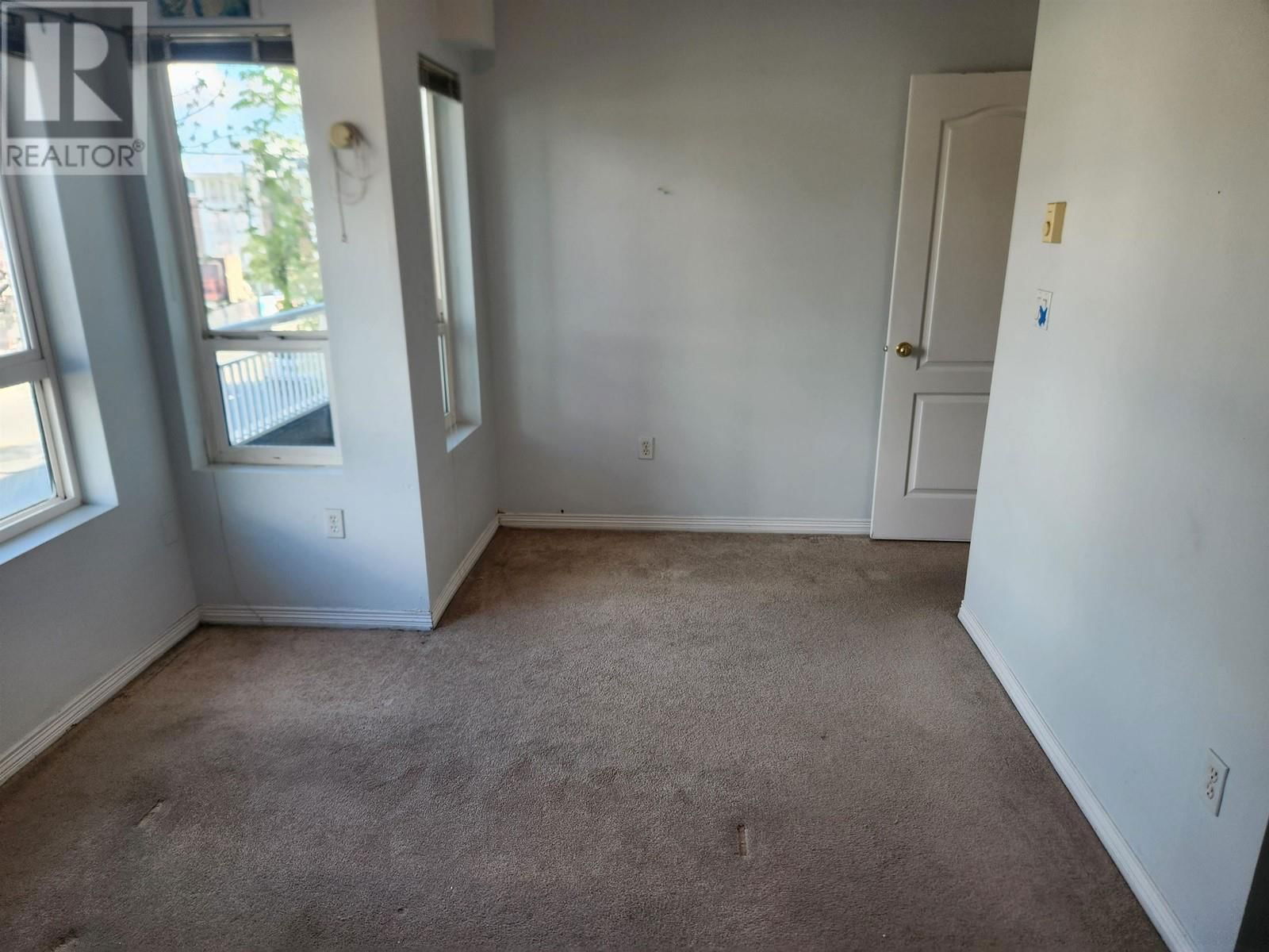 207 - 688 56TH AVENUE Image 2
