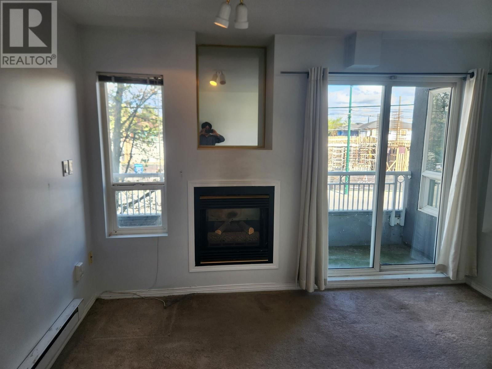 207 - 688 56TH AVENUE Image 4