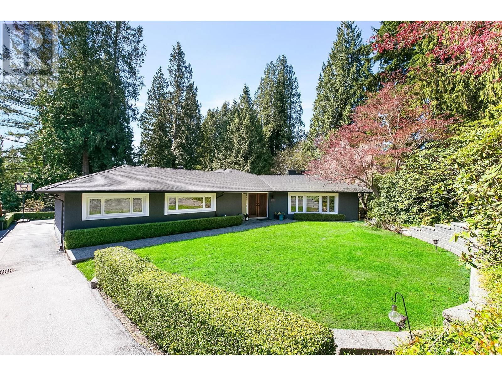 388 MULGRAVE PLACE Image 1