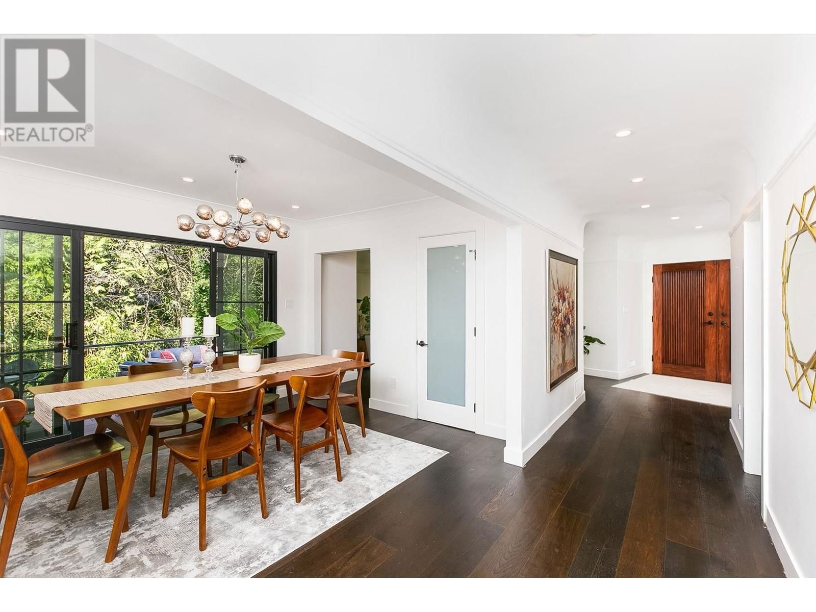 388 MULGRAVE PLACE Image 11