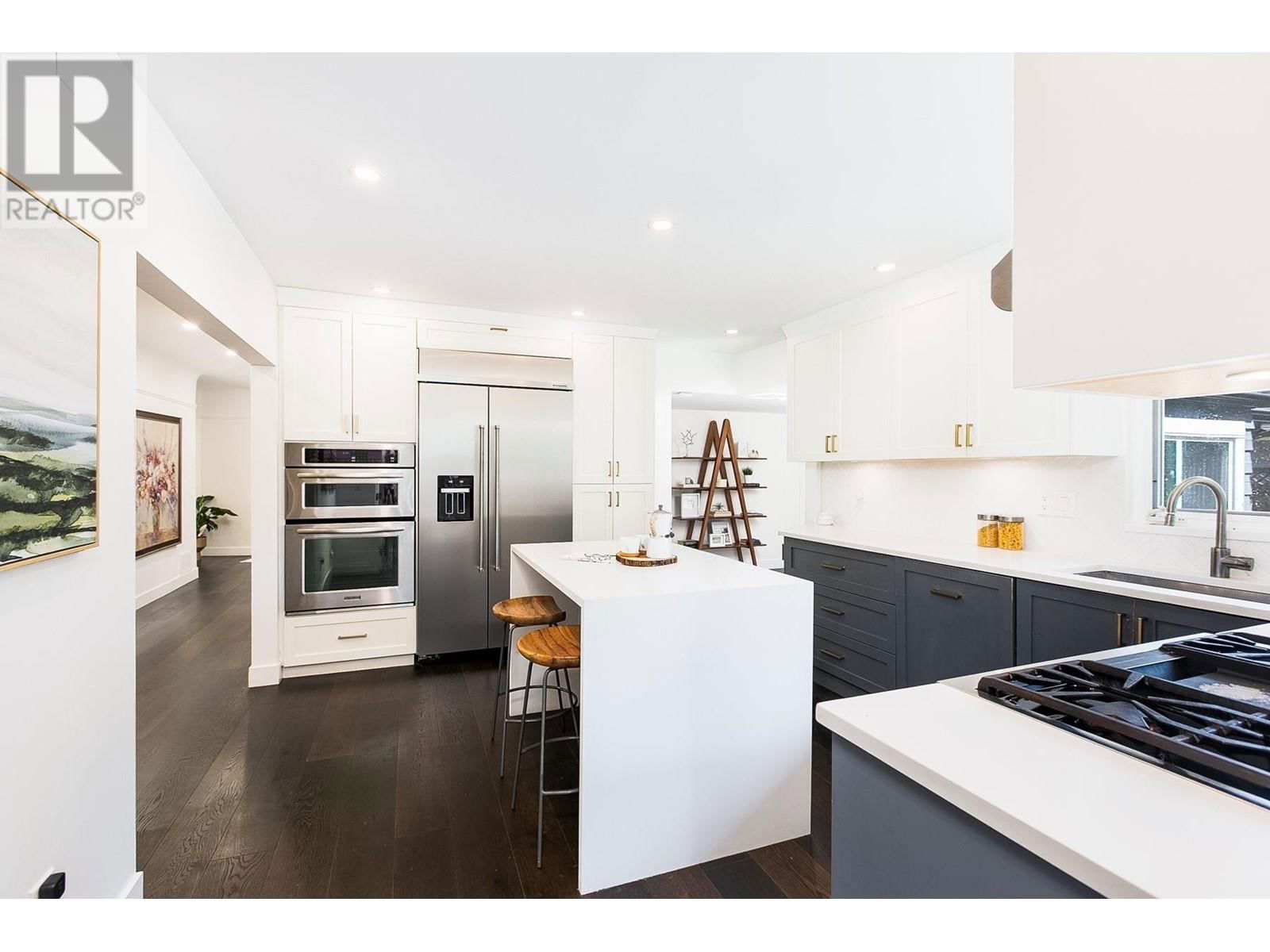 388 MULGRAVE PLACE Image 15