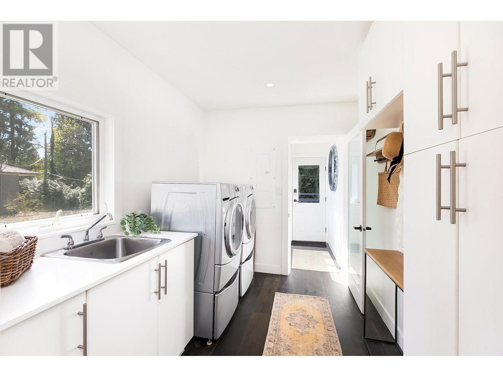 388 MULGRAVE PLACE Image 18