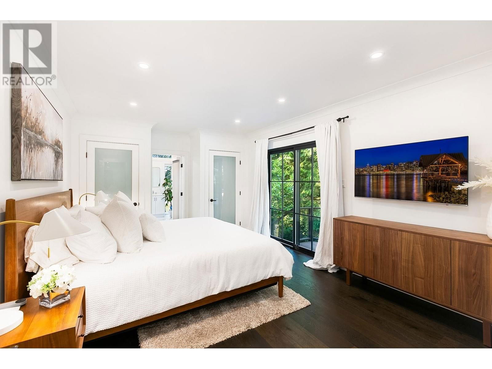 388 MULGRAVE PLACE Image 20