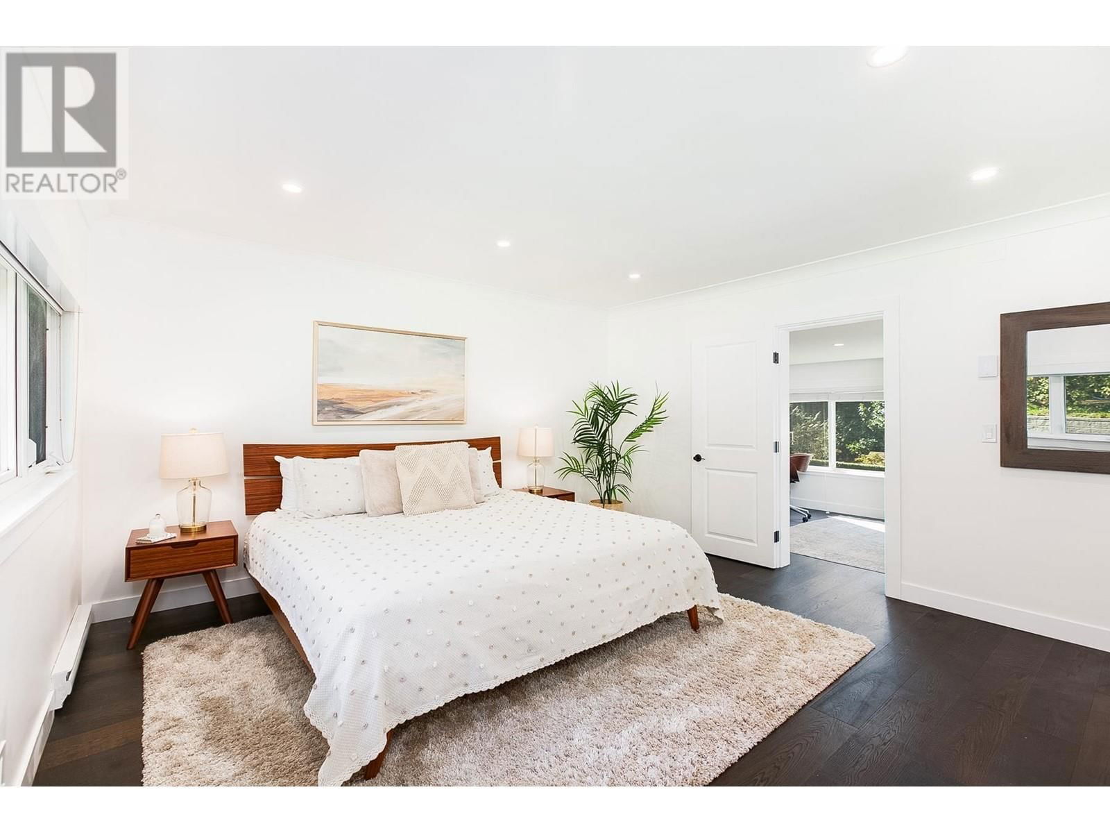388 MULGRAVE PLACE Image 21