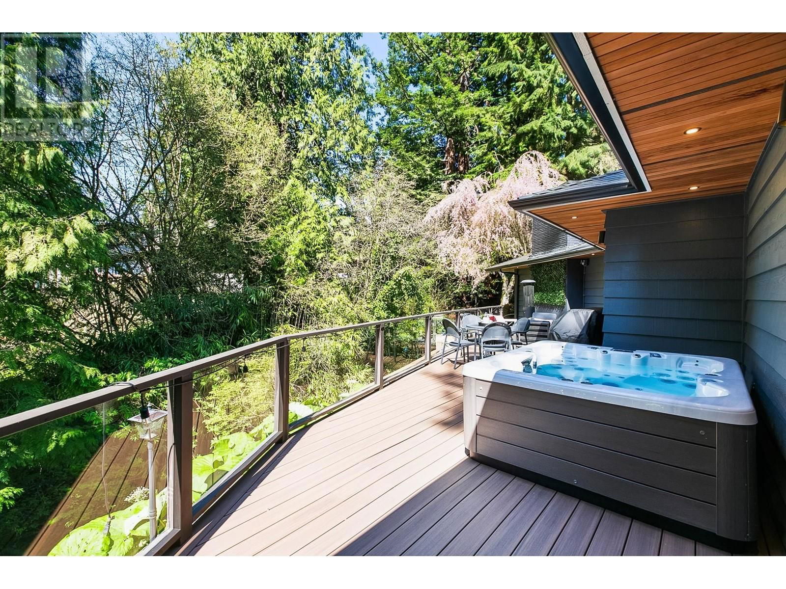 388 MULGRAVE PLACE Image 32