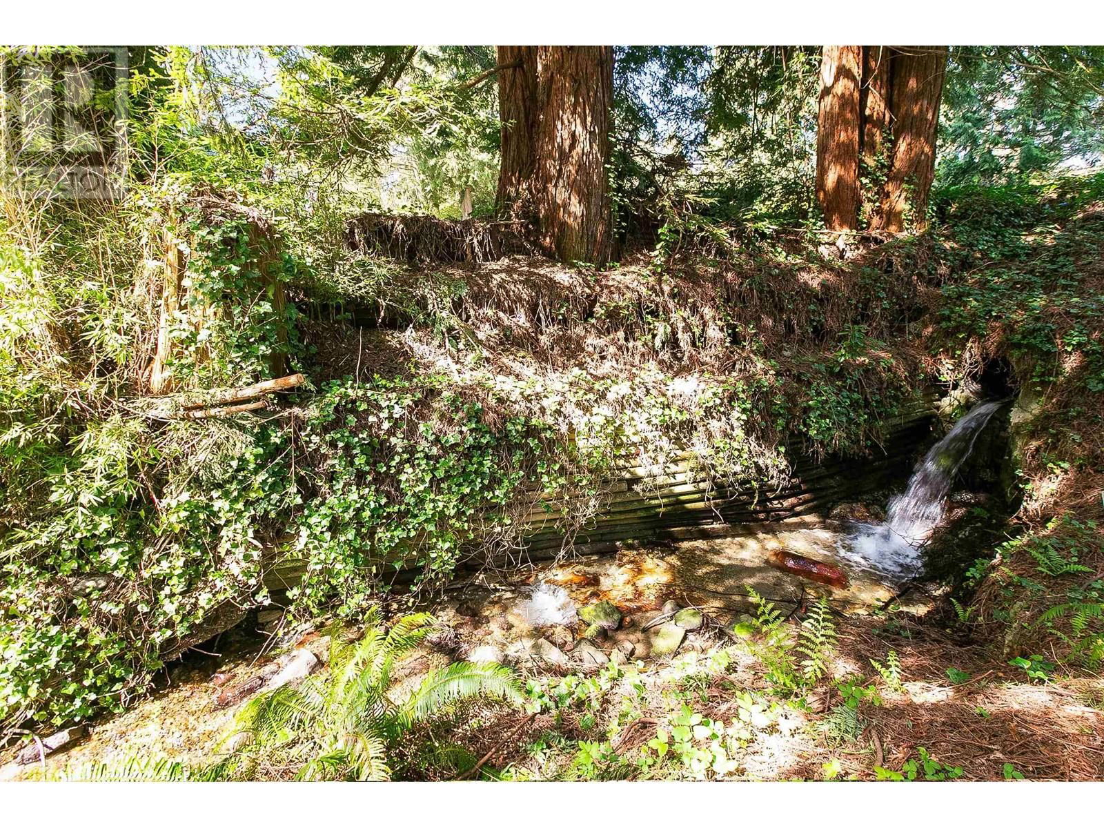 388 MULGRAVE PLACE Image 37