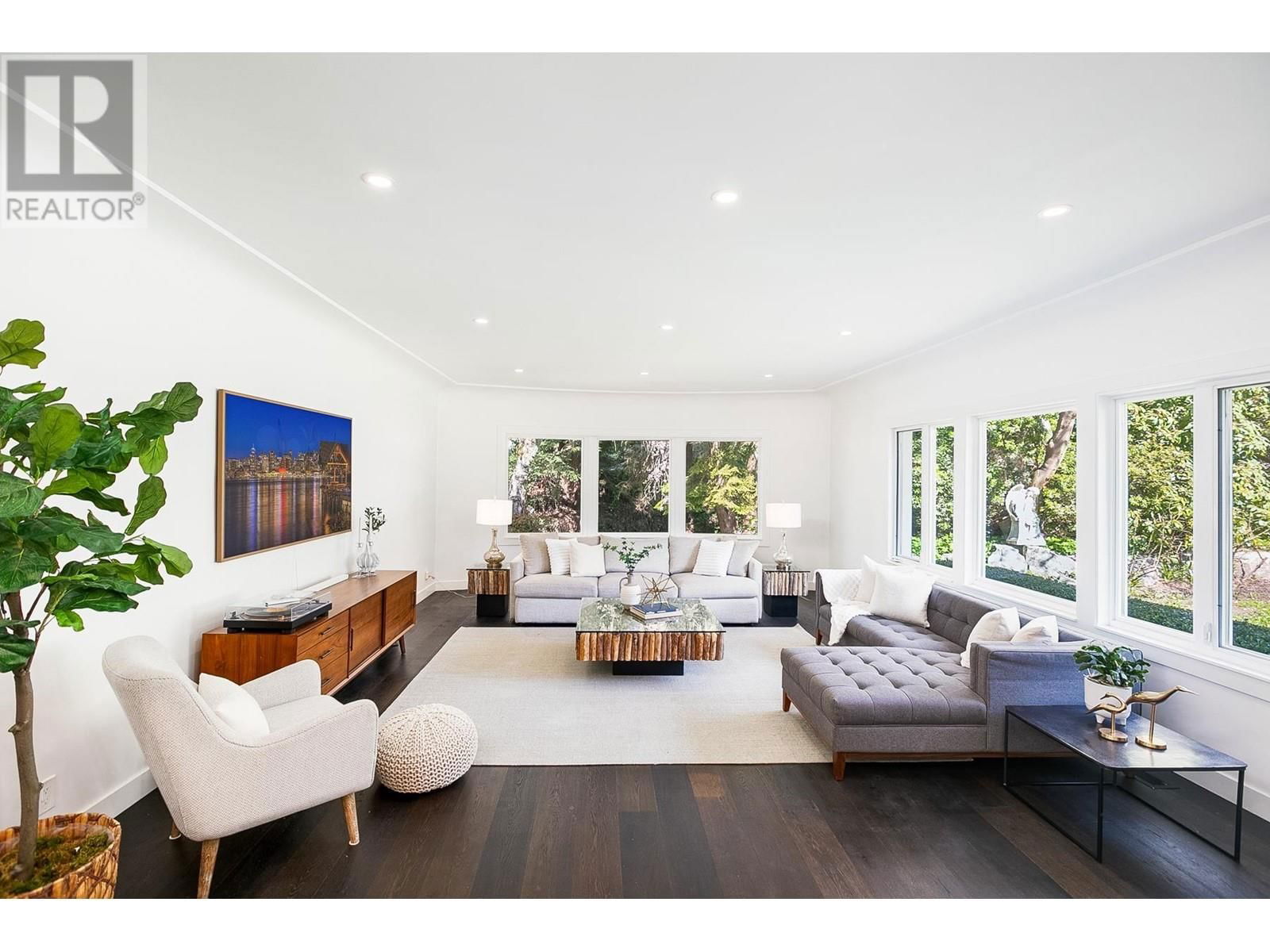 388 MULGRAVE PLACE Image 4