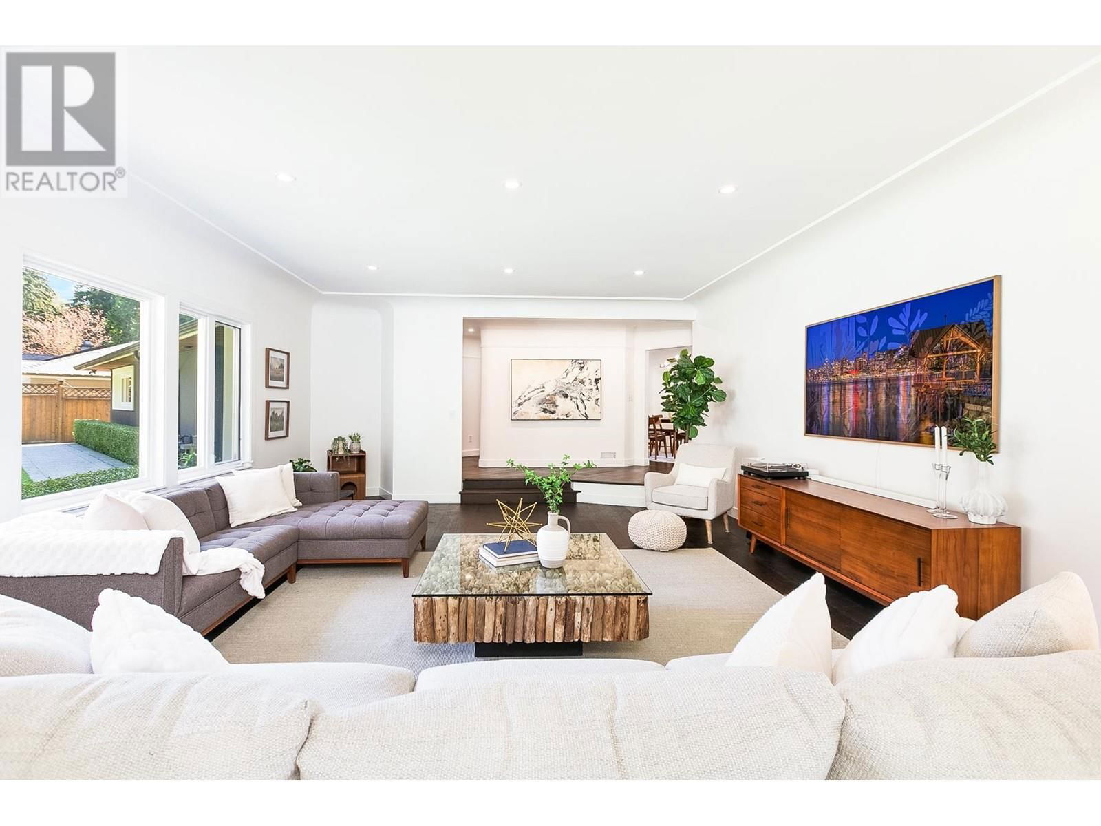 388 MULGRAVE PLACE Image 7