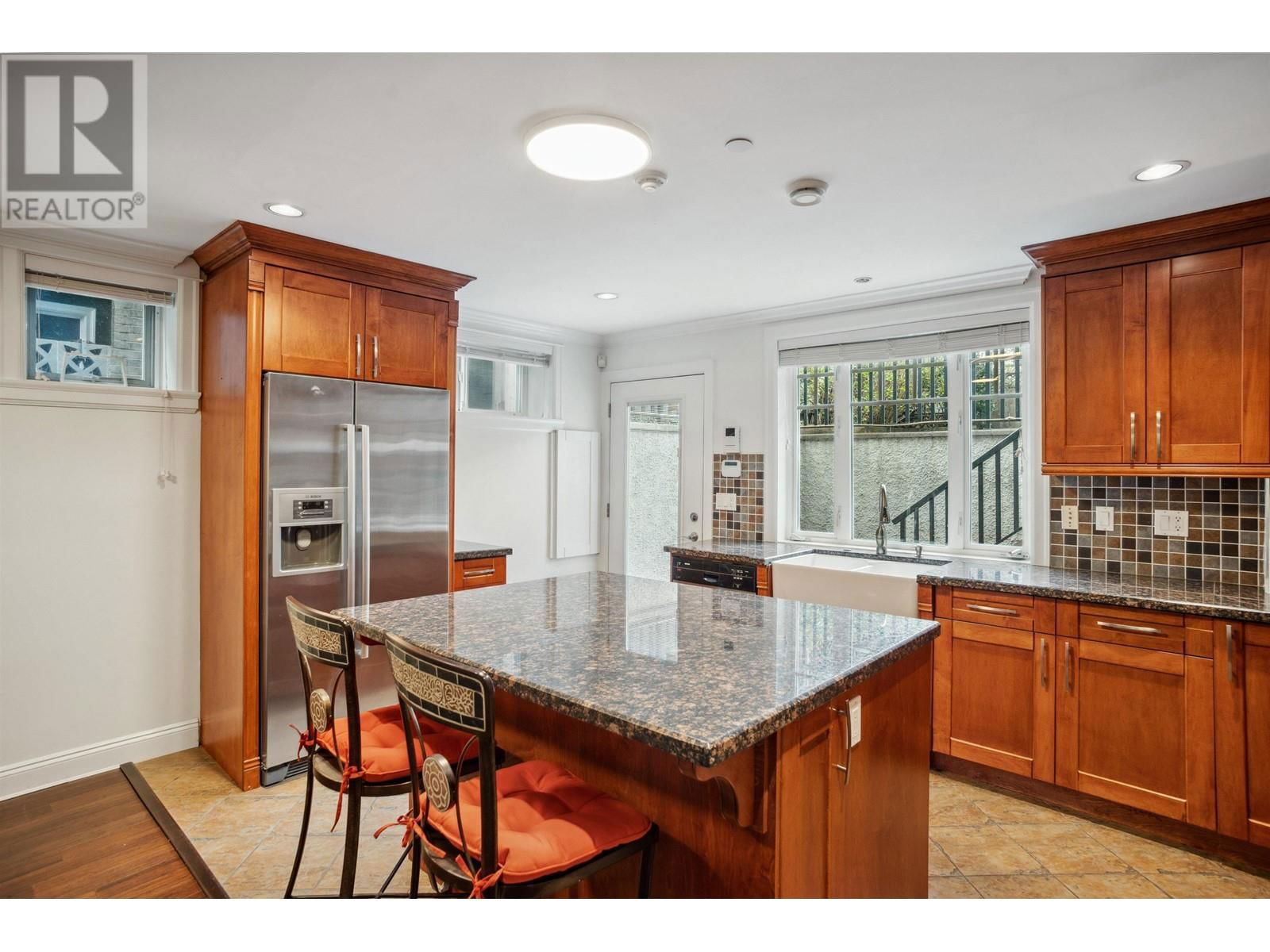 585 60TH AVENUE Image 24